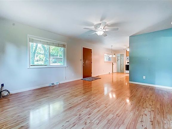 4th image of 17 Upper Hillside Dr