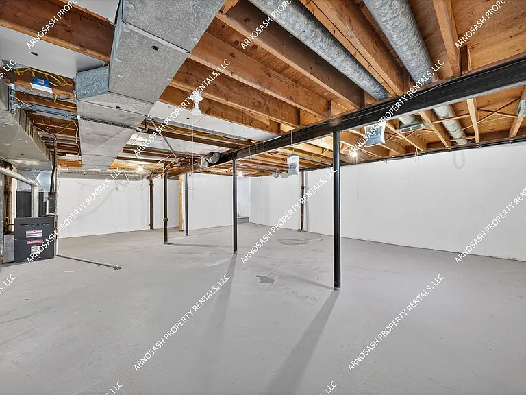 27345 Harvard Rd — Photo 42
