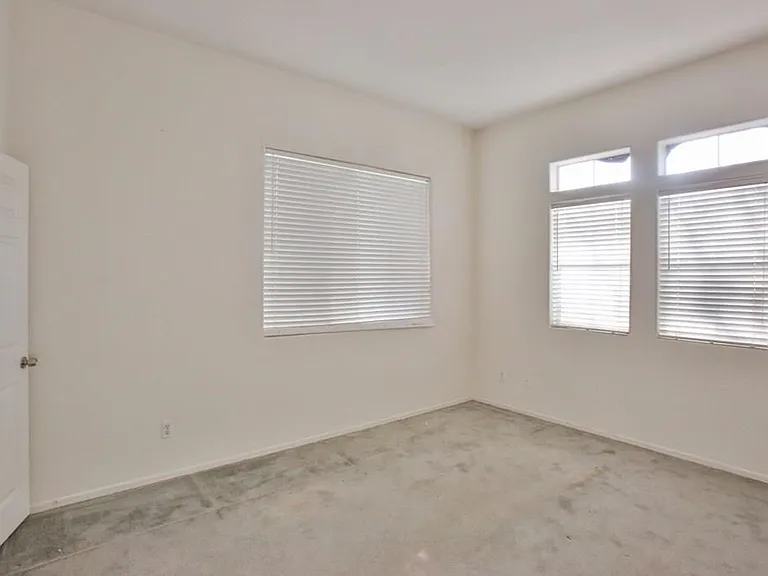 2845 Sawgrass Dr — Photo 9