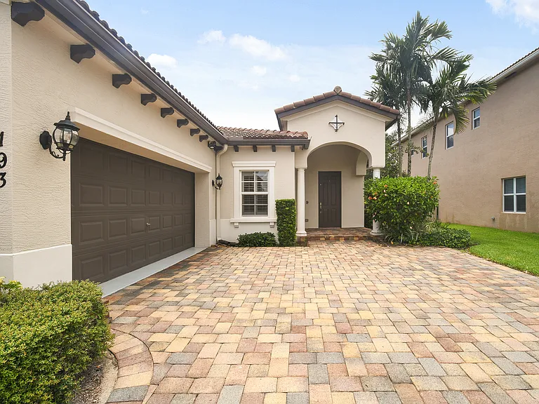 193 Porgee Rock Pl — Photo 36