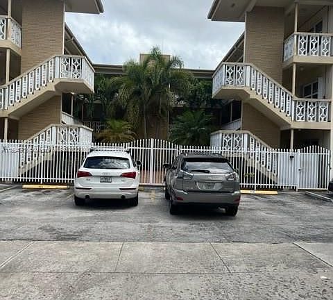 2nd image of 1958 Monroe St APT 208