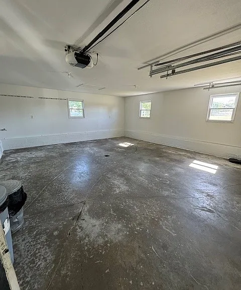 371 Urbanna Dr — Photo 9