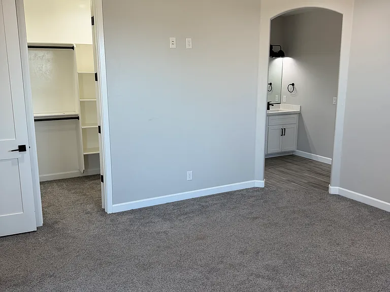 2194 E Hutch St — Photo 22