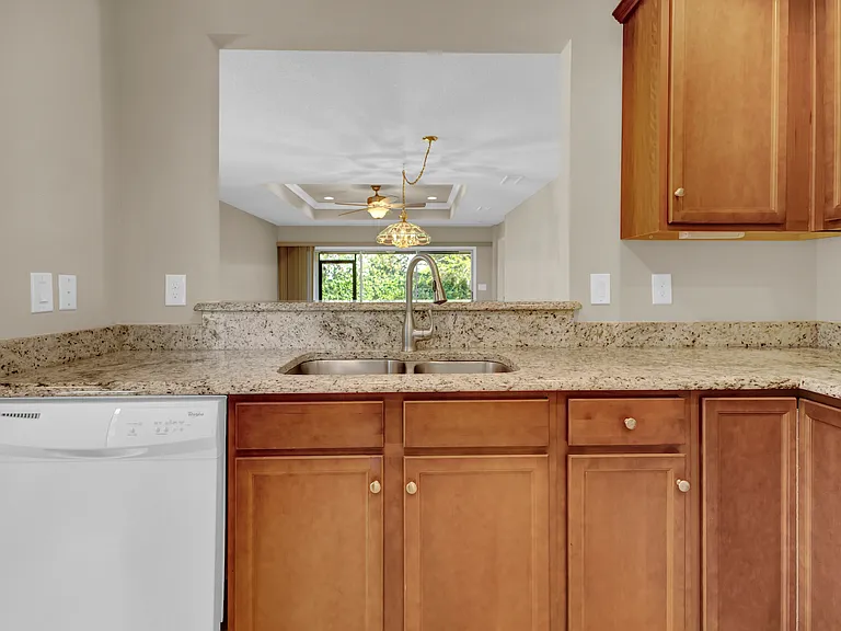 21 Cypress Bay Dr — Photo 9