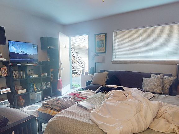 3rd image of 1849 Richmond Ave APT 44