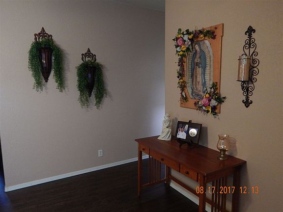 5th image of 3042 S Lime Ave