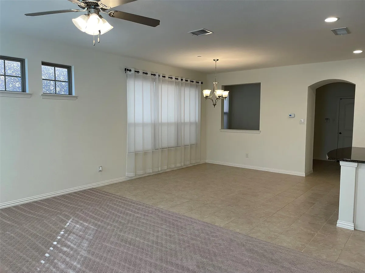 Building Photo - 5328 Mesquite Dr
