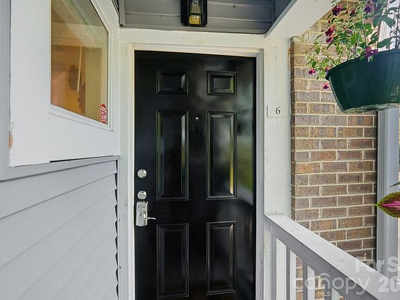 3rd image of 2510 Cranbrook Ln APT 6