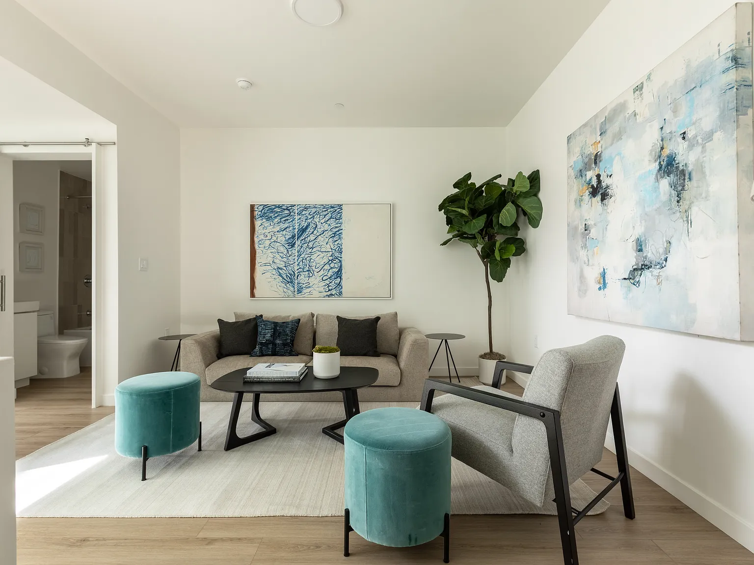 4575 Santa Monica Blvd — Photo 3