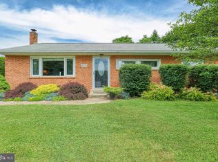 5232 Crestwood Dr, Harrisburg, PA 17109