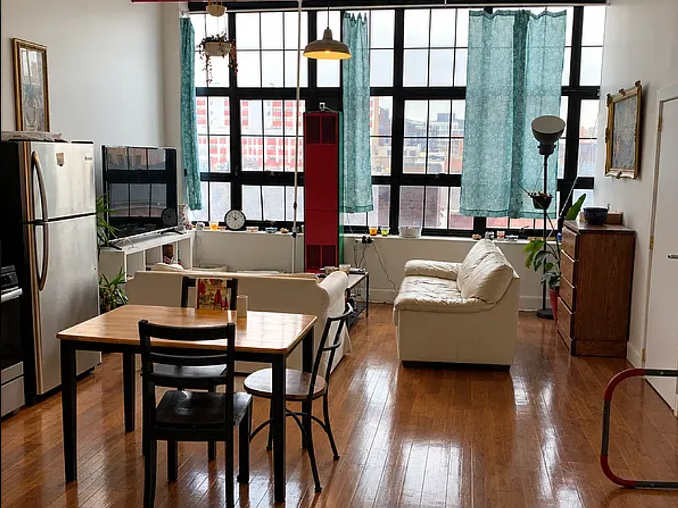 248 McKibbin St #2F