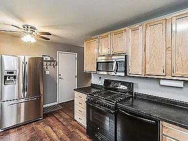 5th image of 603 6th Street Pl