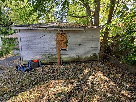 5th image of 148 W Fairview Ave