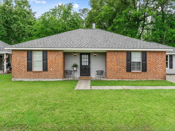 13921 J R Dr, Walker, LA 70785