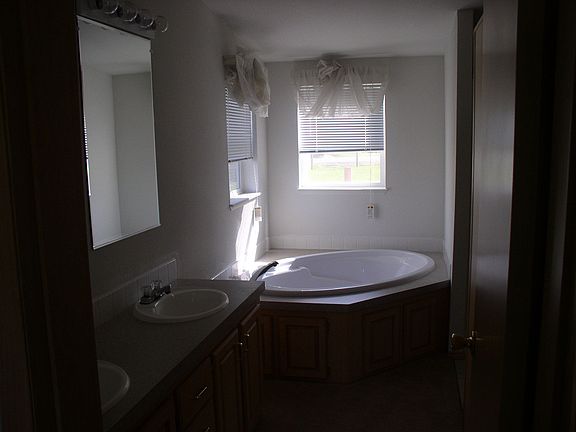 4th image of 2517 Cedar St E