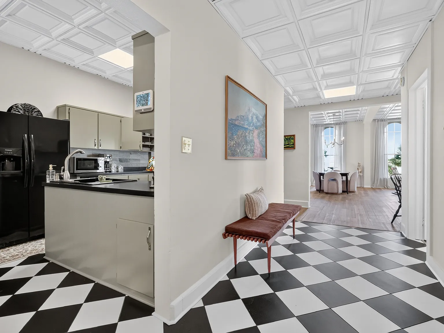 3 bed, 3500 sqft, $3,700 — Photo 4