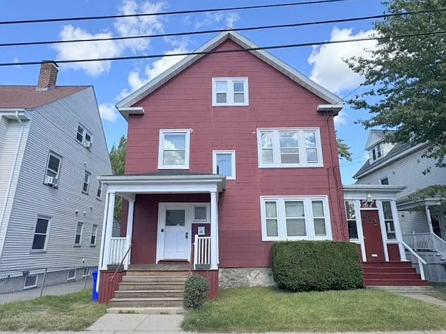 4 bed, 2200 sqft, $3,000 — Photo 1