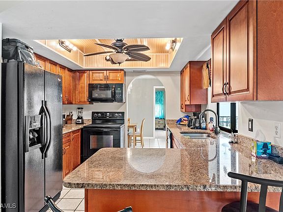 5th image of 1406 SE 18th St