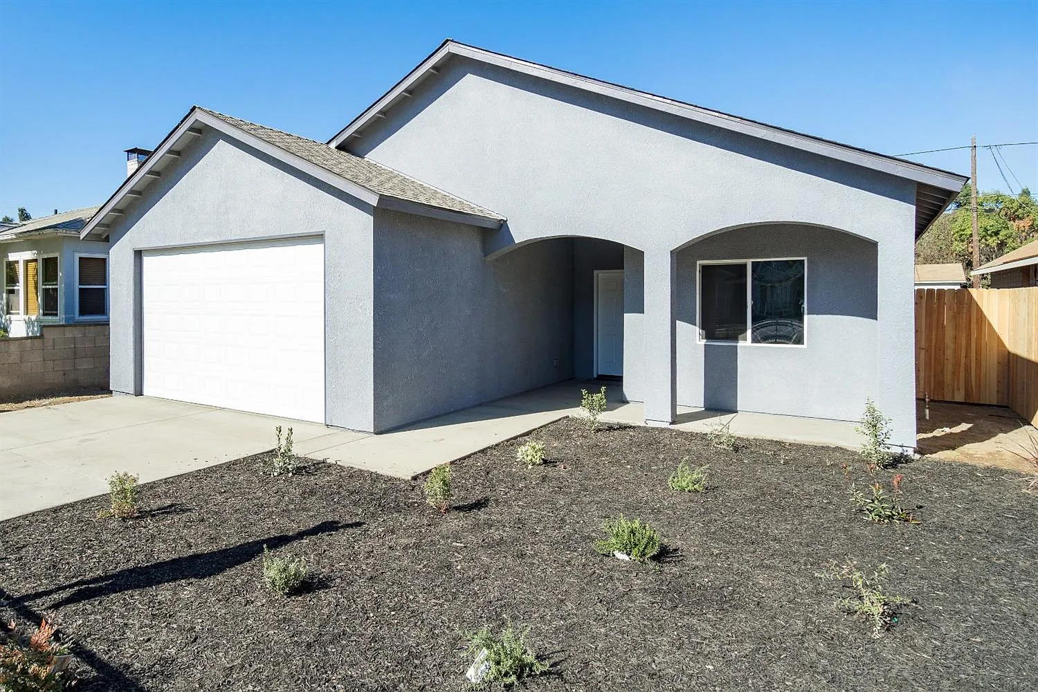 308 Monterey Ave photo 1
