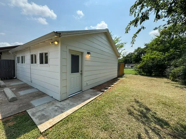 320 W 6th St, Weatherford, TX 76086