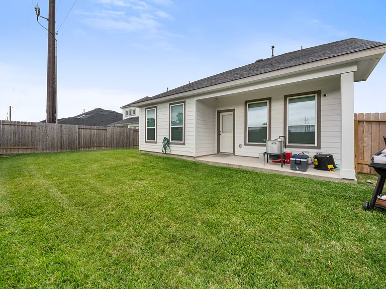 3303 Falling Brook Dr — Photo 20