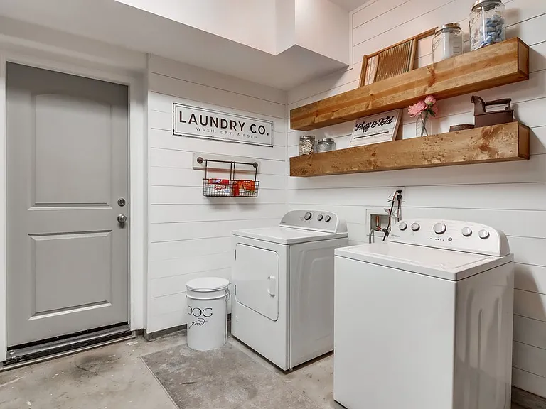 1423 Shearwater St #2 — Photo 33