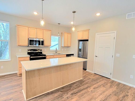 2nd image of 413 Franklin Ave NW
