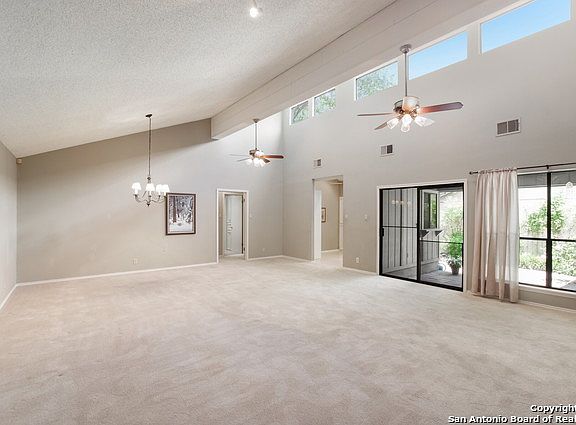 5th image of 15226 Moss Way St