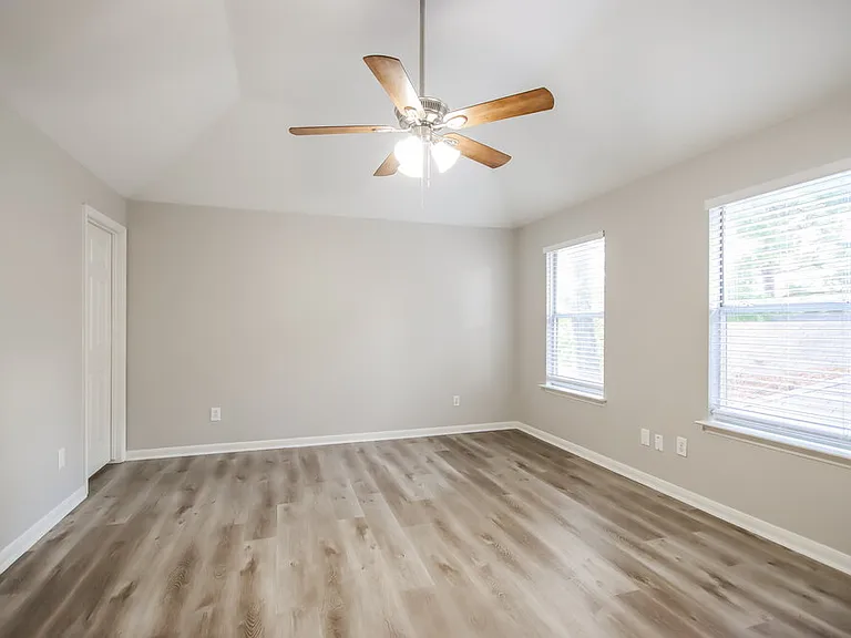 20914 Lake Park Trl — Photo 10