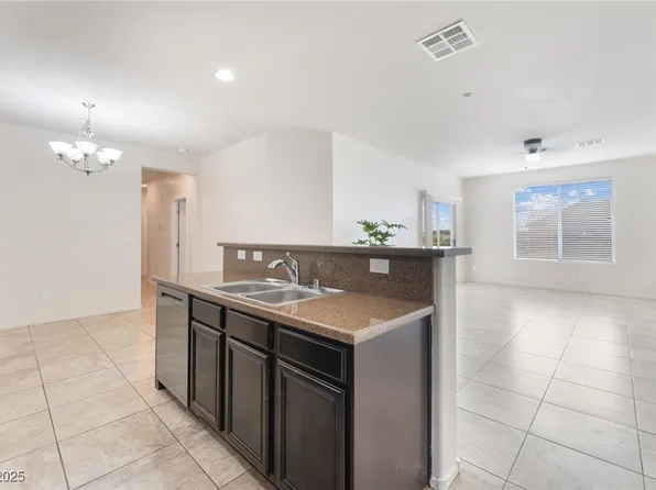 4437 Dover Straight St Unit 301, Sunrise Manor, NV 89115