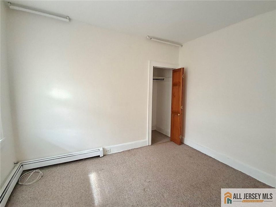 1st image of 31 Obert St APT 1A
