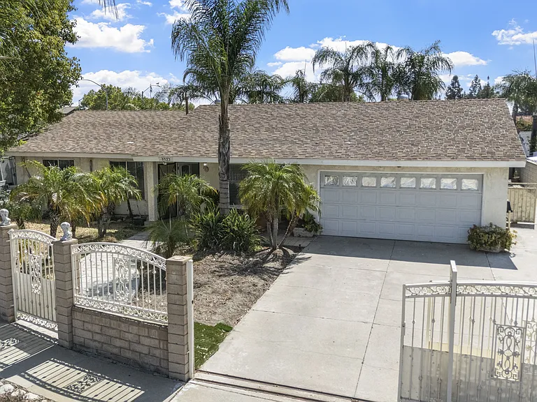 8523 Jasper St — Photo 2