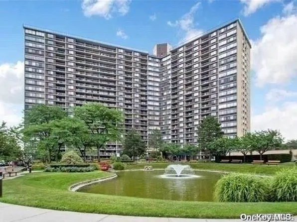 2 Bay Club Drive #3Z4, Bayside, NY 11360