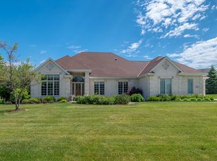 7712 S Sanctuary Rd, Franklin, WI 53132