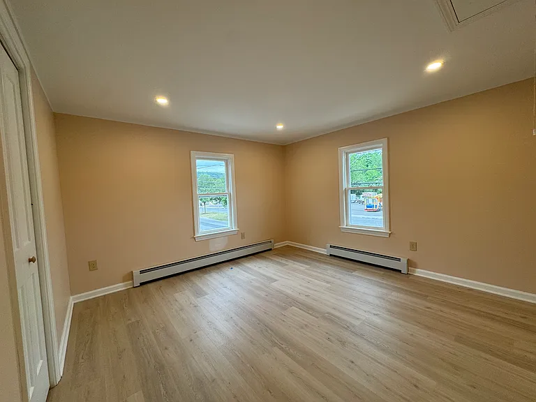 44 N Main St — Photo 13