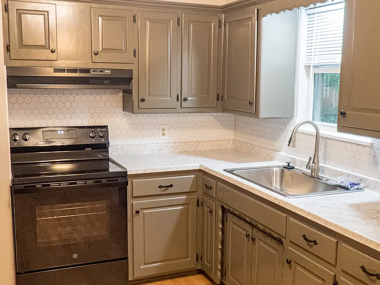 517 N Broadway — Photo 25