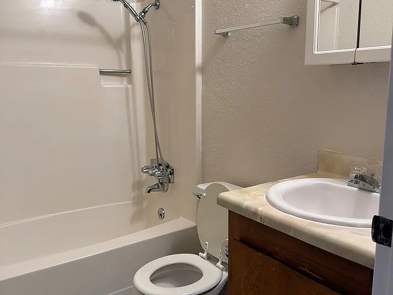 2270 Heather Ln — Photo 6