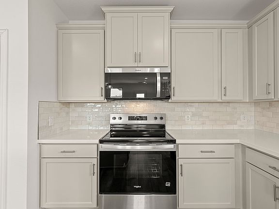 9_10. 2919 Wagoner - Kitchen 4