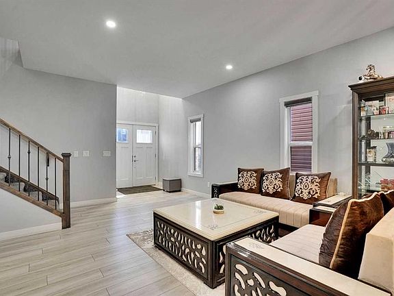 4th image of 50 S Saddlestone Pl NE