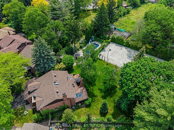 3rd image of 37 Glenthorne Dr
