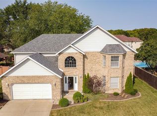 3925 Whitfield Dr, Swansea, IL