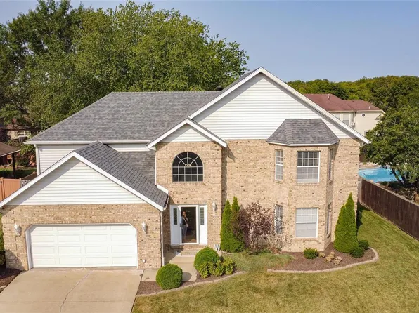 3925 Whitfield Dr, Swansea, IL 62226