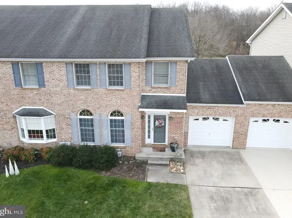 35 Marble House Dr, Bear, DE 19701