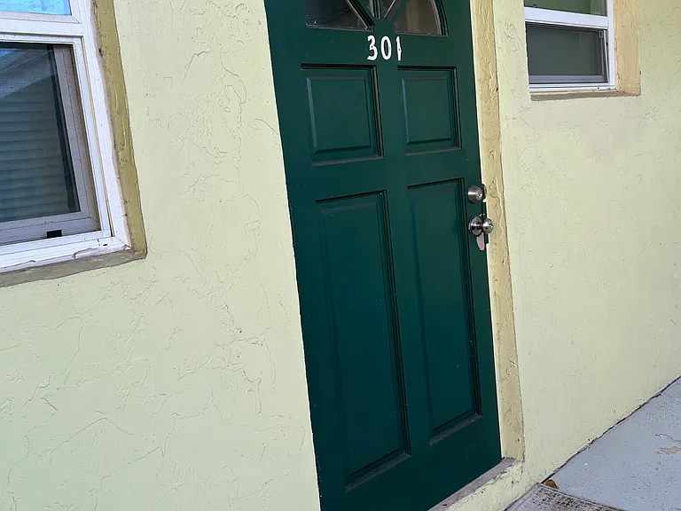 301 Golf Villas Ct NW — Photo 1