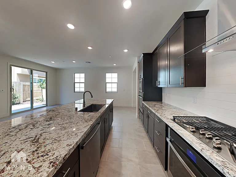 10554 Trill Way — Photo 4