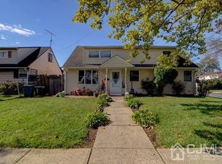 43 Arthur Ave, Carteret, NJ 07008