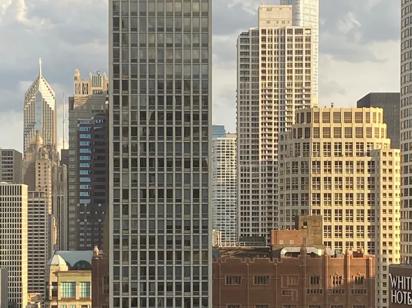 100 E Walton St APT 28E, Chicago, IL 60611