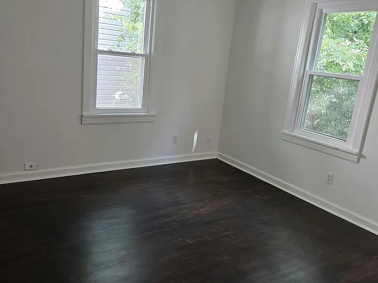 11x12 bed room
