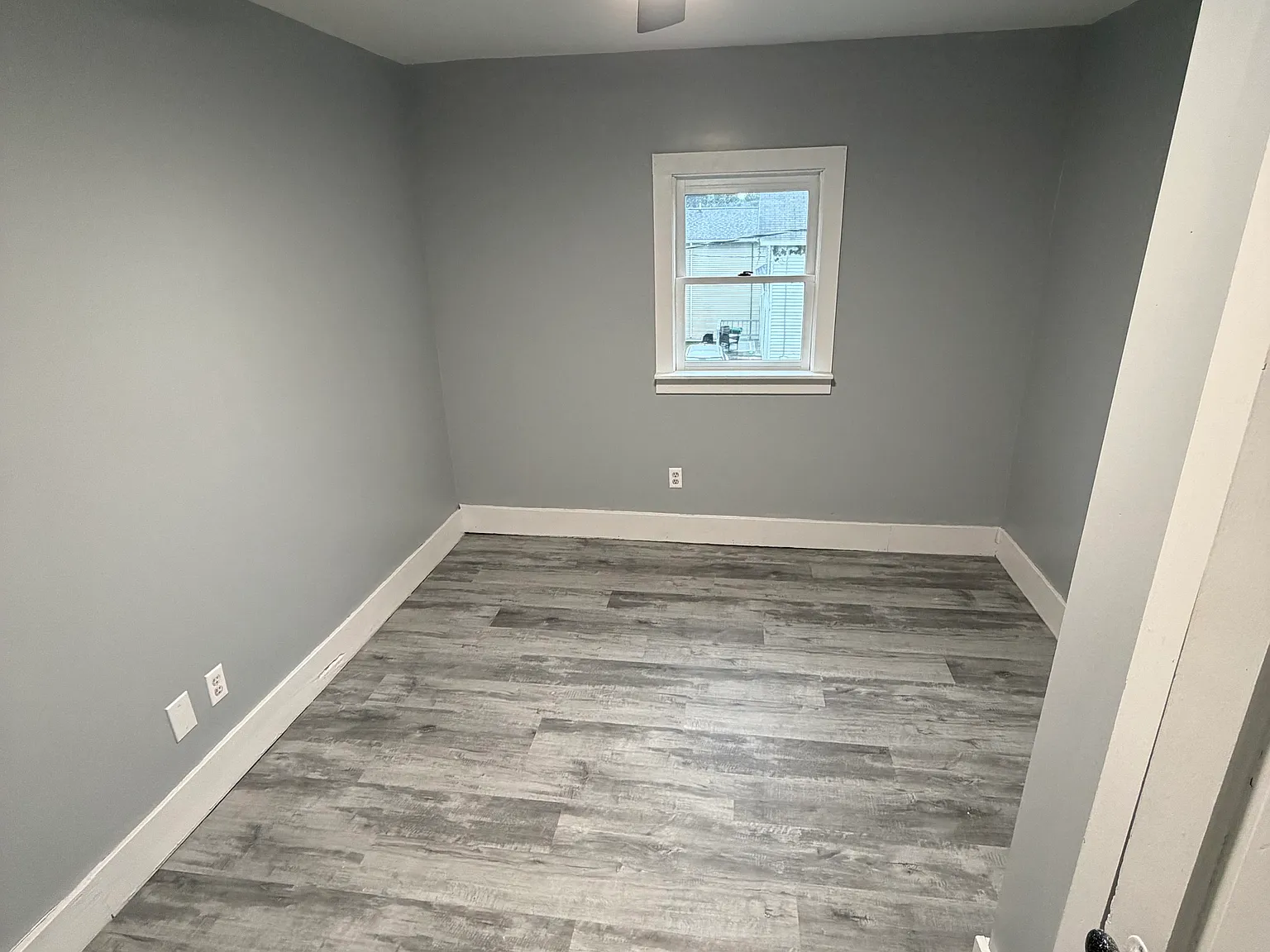 3 bed, 1000 sqft, $1,400 — Photo 4