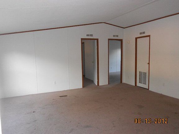 2nd image of 1015 Damson St